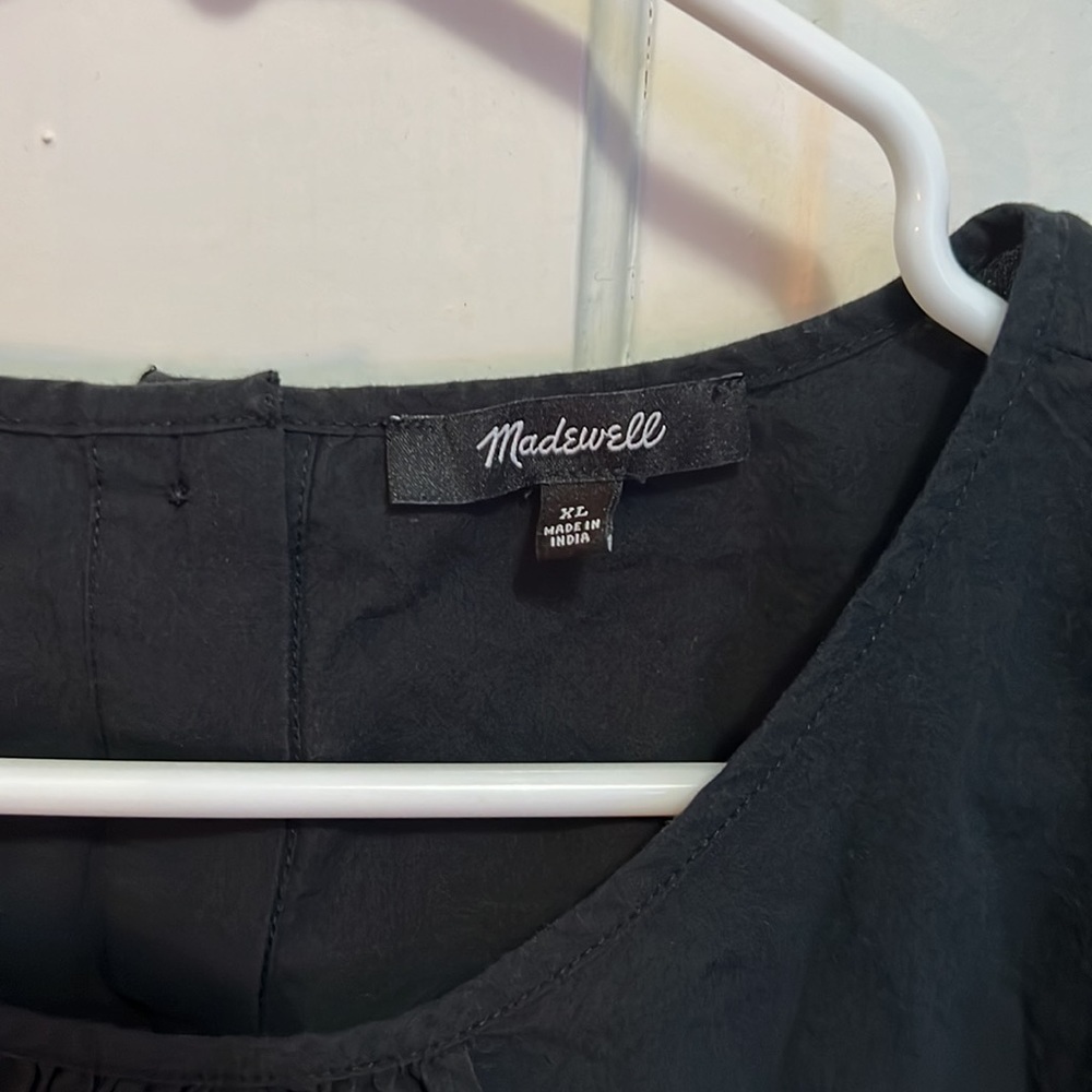 Madewell Embroidered Poplin Puff-Sleeve Cutout Crop Top in True Black - Picture 7 of 12